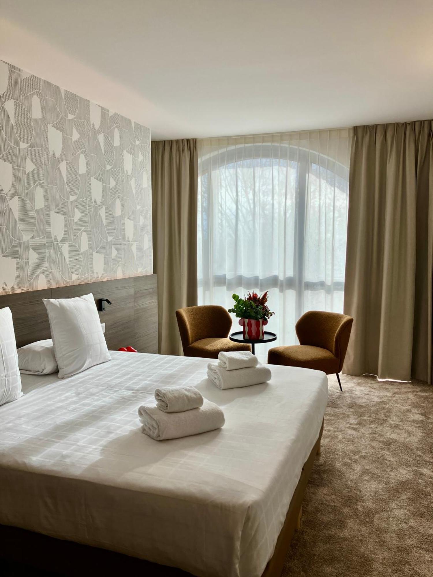 Dali Hotel Монтобан Екстер'єр фото